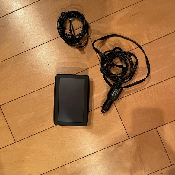 TOM TOM GPS - Picture 1 of 3